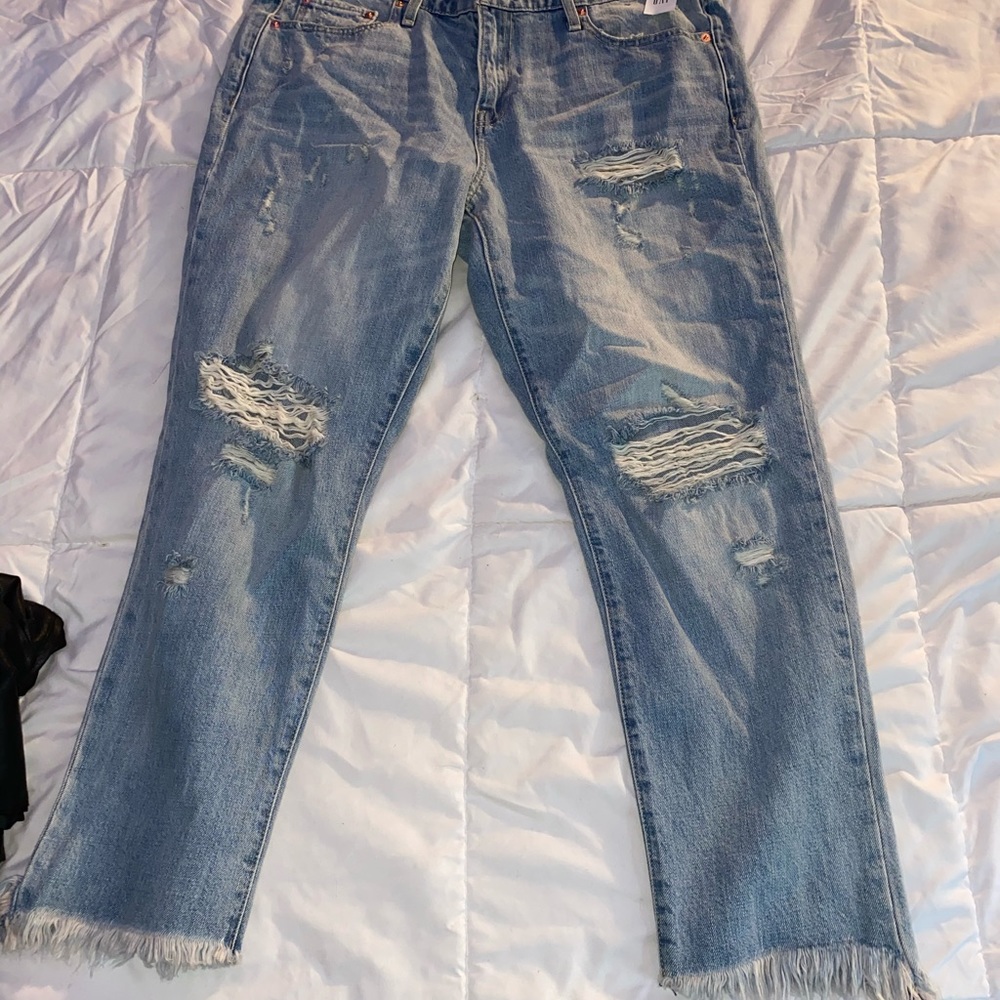 Gap Distressed Jean